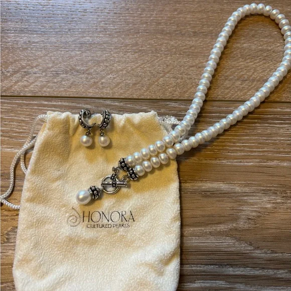 Honora White Pearl Jewelry Set with Silver Accents - Picture 3 of 3